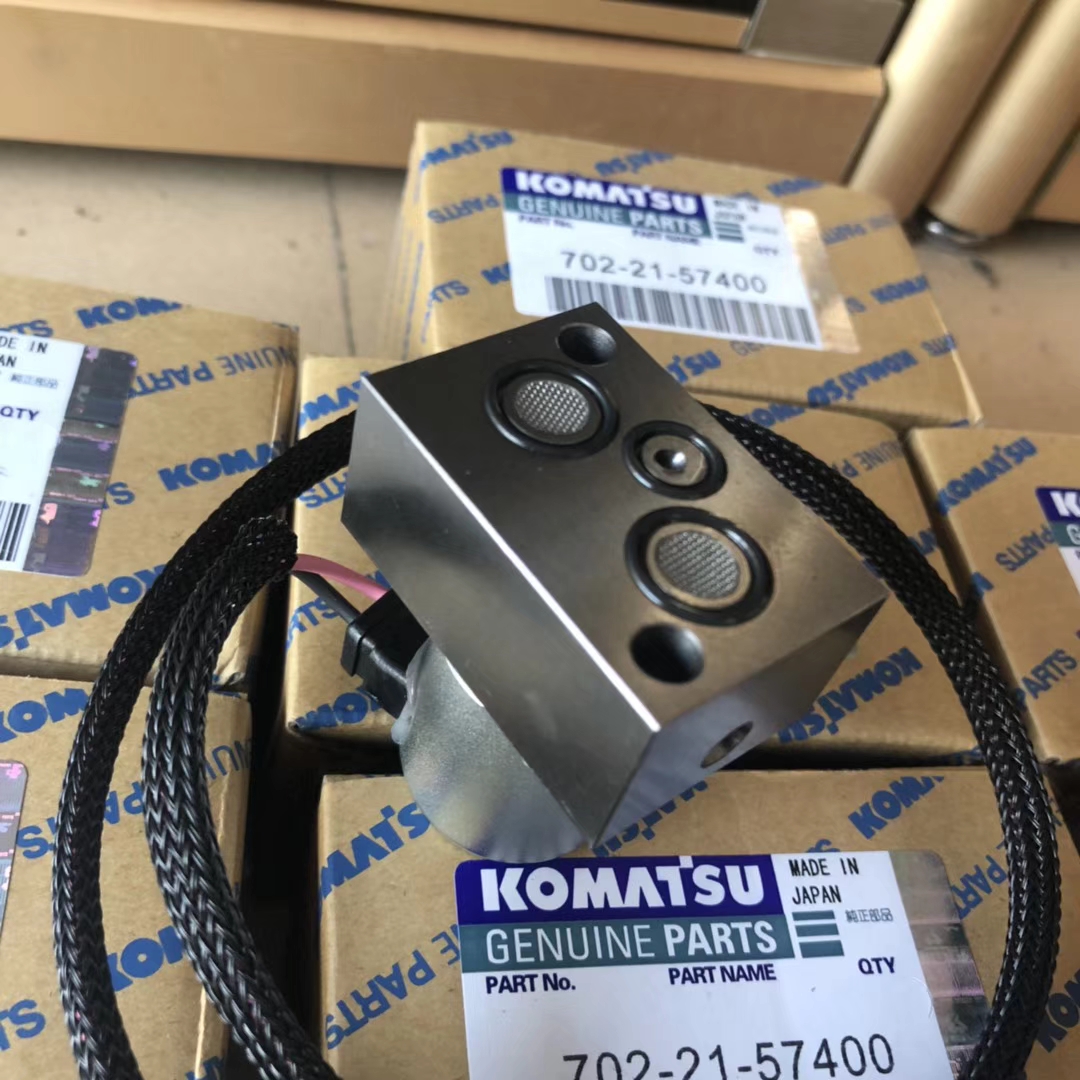 Komatsu Pilot Valve 7052157400 for Dozer & Excavator Quality